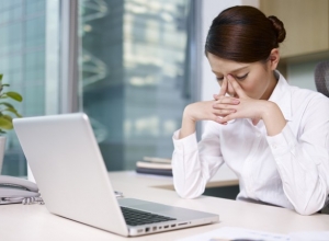 10 mẹo giúp tránh nhức mắt khi sử dụng máy tính hiệu quả nhất